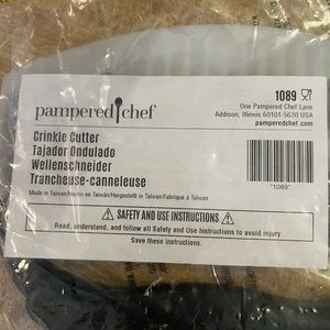 Pampered Chef Crinkle Cutter. Never used, still in package